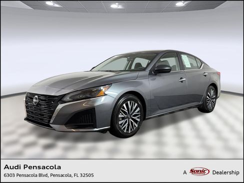 Used 2025 Nissan Altima 2.5 SV FWD image 1