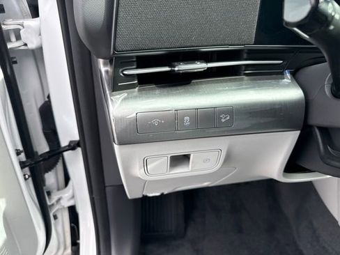 Certified 2025 Hyundai Kona SEL image 15