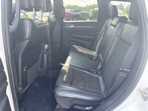 Used 2018 Jeep Grand Cherokee Laredo AWD/4WD image 6