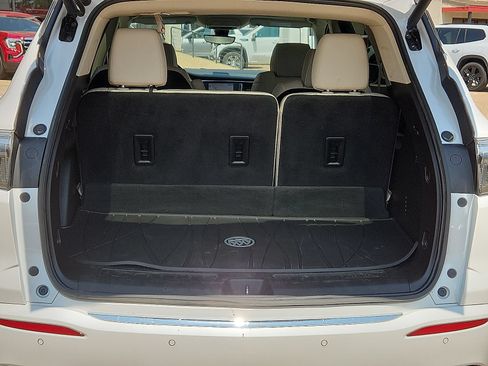 Used 2023 Buick Enclave Avenir w/ Avenir Technology Package AWD/4WD image 11