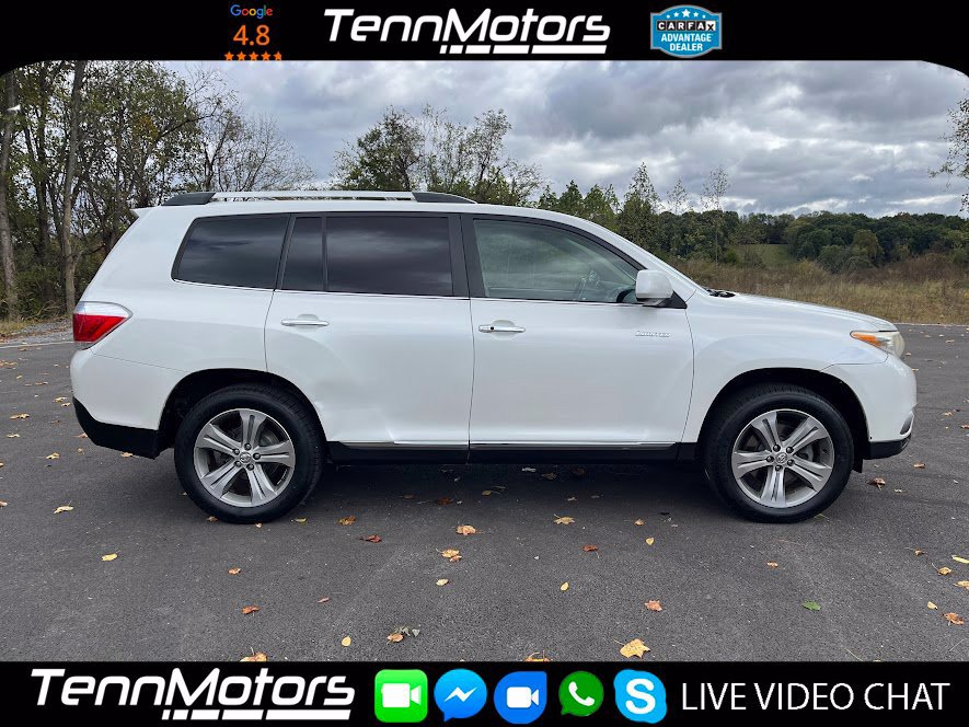 Used 2011 Toyota Highlander Limited w/ Tow Pkg FWD image 2