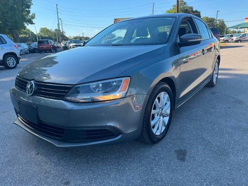 Used 2012 Volkswagen Jetta SE FWD image 1