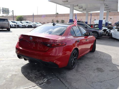 Used 2018 Alfa Romeo Giulia Ti Sport w/ Quick Order Package 22S Sport AWD/4WD image 3