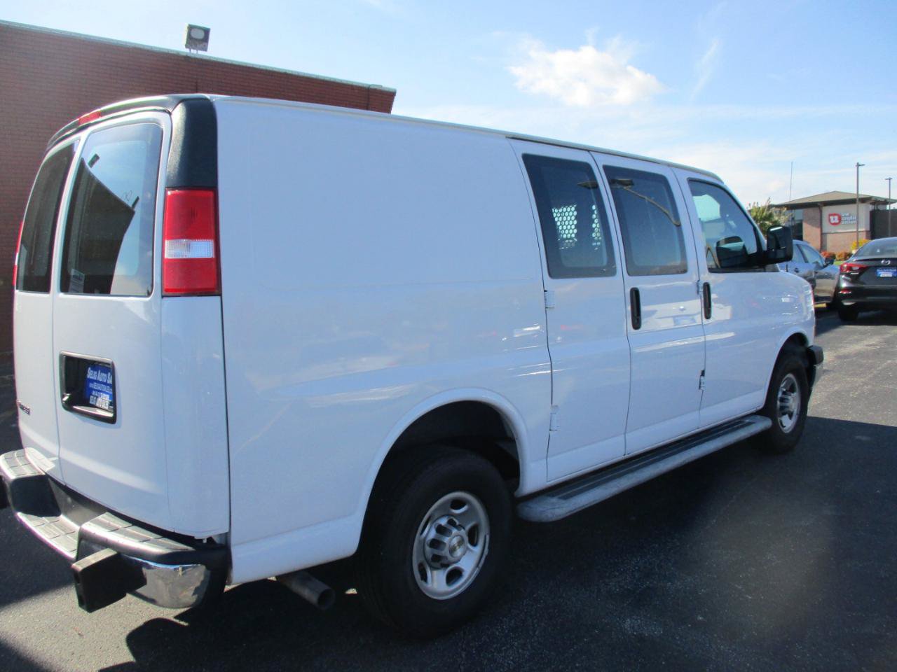 Used 2021 Chevrolet Express 2500 w/ Driver Convenience Package RWD image 3