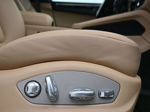 Certified 2026 Porsche Macan AWD/4WD image 14