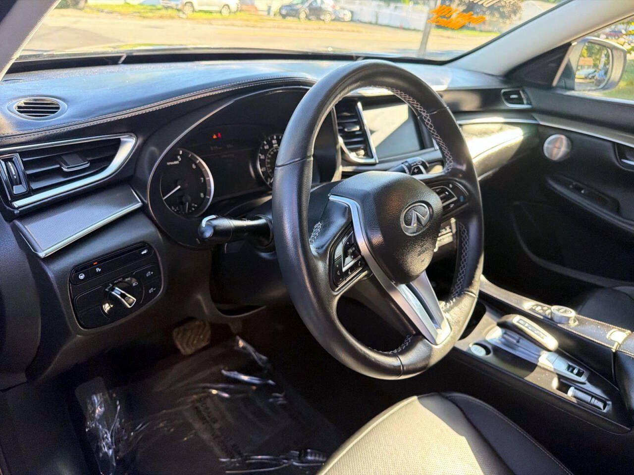Used 2023 INFINITI QX50 Luxe AWD/4WD image 11