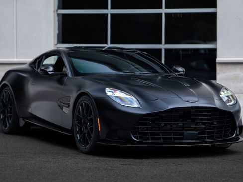 Used 2025 Aston Martin Vanquish image 38
