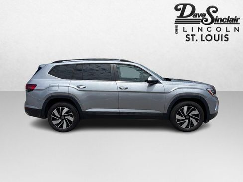 Used 2026 Volkswagen Atlas SE AWD/4WD image 2
