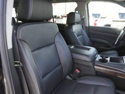 Used 2020 Chevrolet Suburban LT w/ Luxury Package image 22