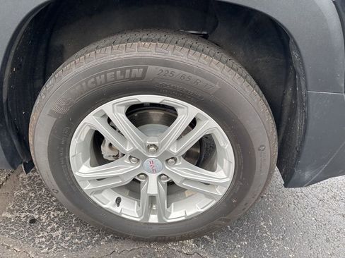 Used 2023 GMC Terrain SLE w/ Driver Convenience Package image 42