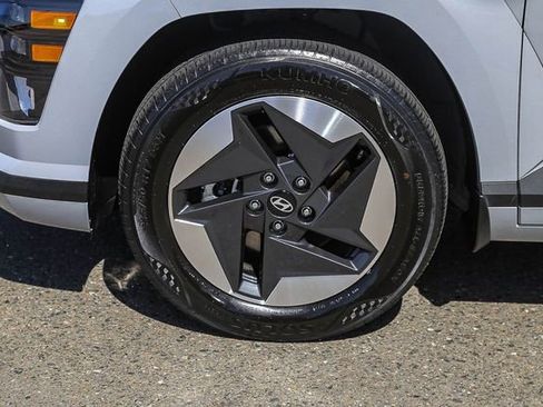 Certified 2024 Hyundai Kona SEL FWD image 11