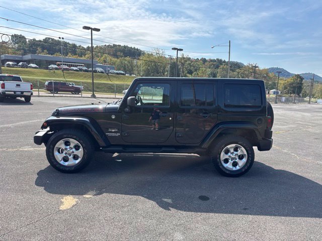 Used 2013 Jeep Wrangler Unlimited Sahara w/ Connectivity Group AWD/4WD image 5