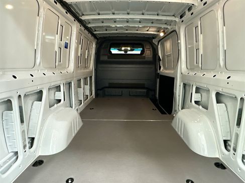 Used 2025 Mercedes-Benz Sprinter 2500 image 24