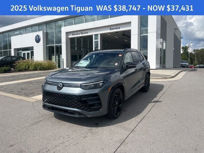New 2025 Volkswagen Tiguan SE R-Line