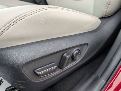 Used 2025 Toyota RAV4 XLE Premium image 10