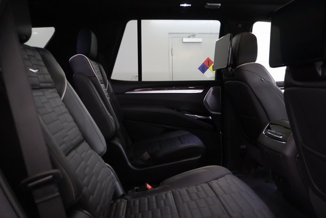 New 2026 Cadillac Escalade Platinum Sport w/ LPO, ONYX Package AWD/4WD image 29