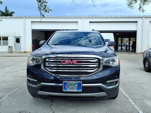 Used 2017 GMC Acadia SLT FWD image 2