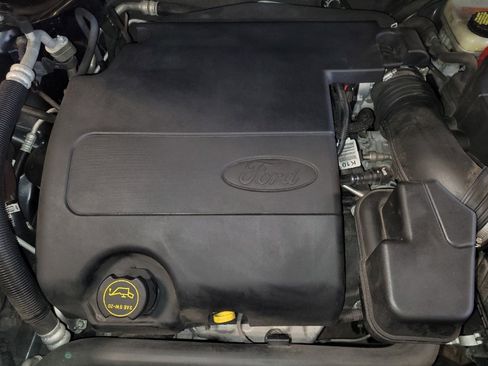 Used 2017 Ford Explorer XLT w/ Equipment Group 202A FWD image 30