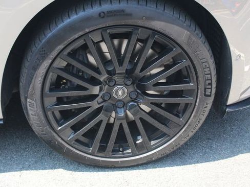 Used 2024 Land Rover Range Rover Sport image 9