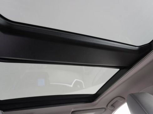 Used 2022 Toyota RAV4 Limited image 36