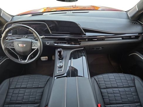 Certified 2024 Cadillac Escalade ESV V w/ Heavy-Duty Trailer Package image 9