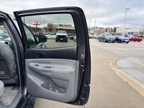 Used 2011 Toyota Tacoma PreRunner w/ SR5 Pkg #2 image 19