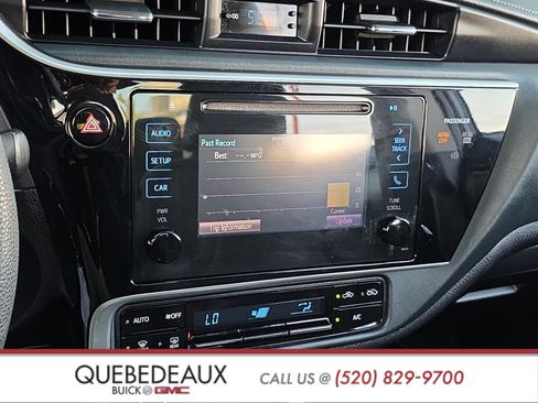 Used 2017 Toyota Corolla LE FWD image 17