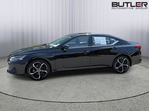 Used 2024 Nissan Altima 2.5 SR FWD image 3