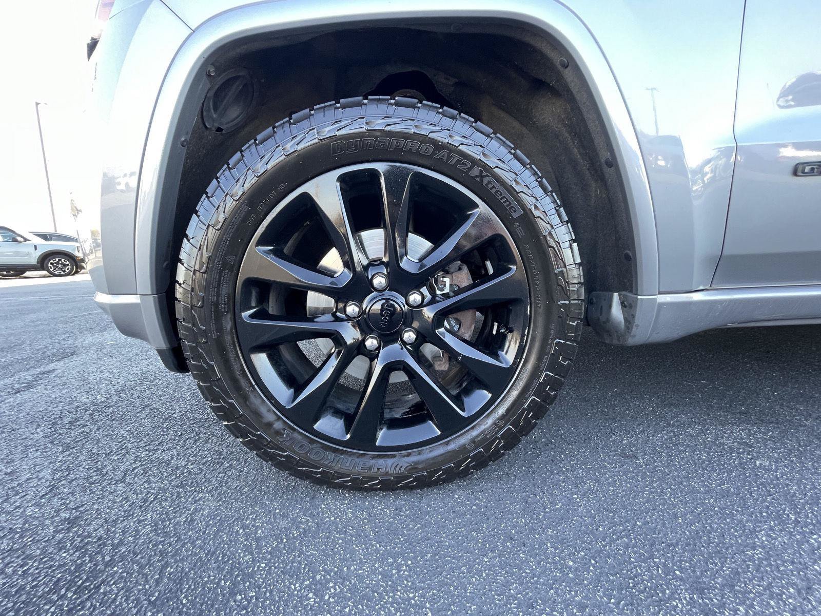 Used 2018 Jeep Grand Cherokee Altitude AWD/4WD image 30