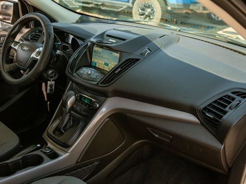 Used 2016 Ford Escape SE w/ Equipment Group 201A AWD/4WD image 11