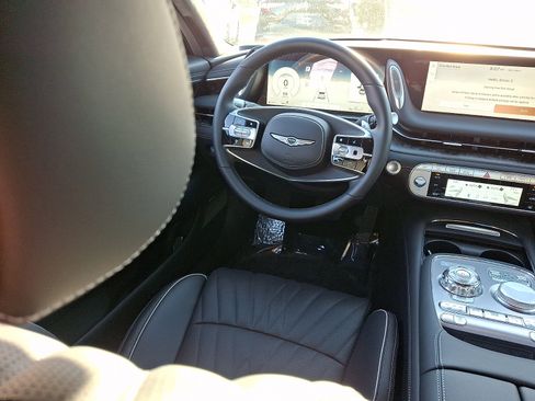 Certified 2025 Genesis G90 3.5T image 14