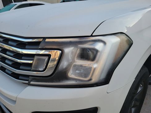 Used 2020 Ford Expedition XLT w/ Equipment Group 202A image 4