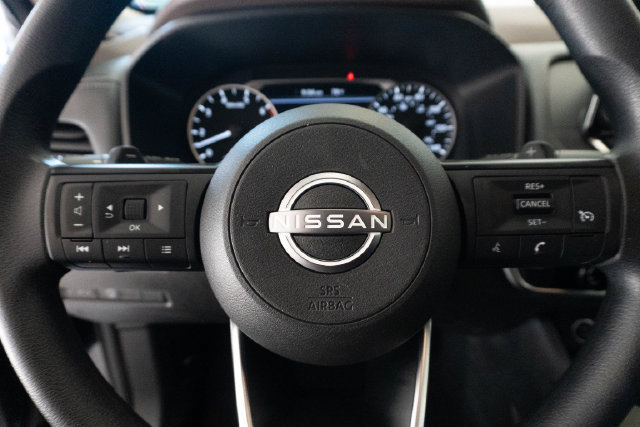 Used 2023 Nissan Rogue S AWD/4WD image 9