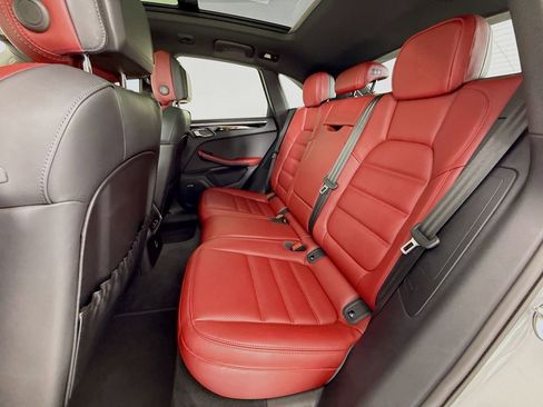 Certified 2025 Porsche Macan image 25