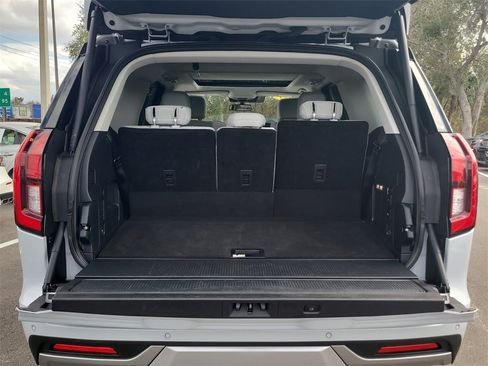 Used 2025 Ford Expedition Platinum image 7