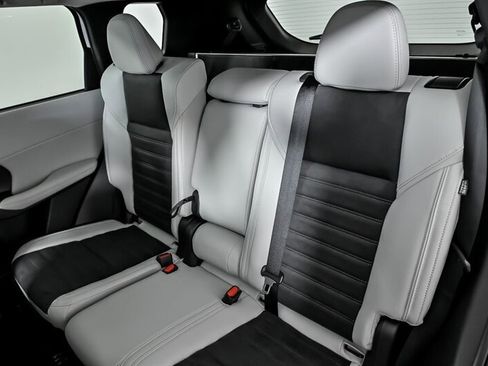 New 2025 Mitsubishi Outlander SE image 15