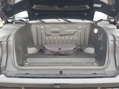 Certified 2024 GMC Hummer EV 2X w/ LPO, Illumination Package image 32