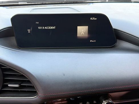 Used 2024 MAZDA MAZDA3 s image 29