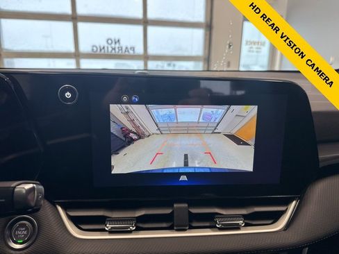 New 2025 Chevrolet Equinox LT image 3