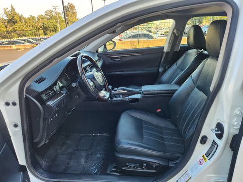 Used 2018 Lexus ES 300h w/ Luxury Package FWD image 9
