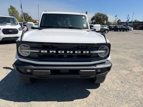Used 2025 Ford Bronco Outer Banks AWD/4WD image 8