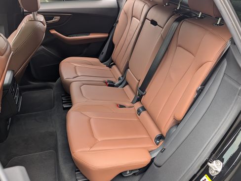 Used 2023 Audi Q8 Premium AWD/4WD image 18