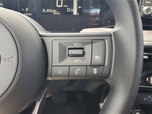 New 2025 Nissan Kicks S image 16