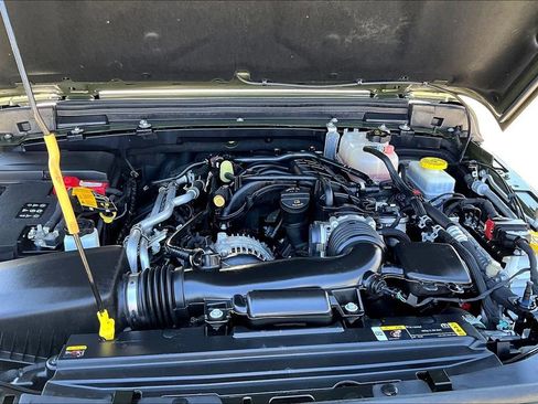 Used 2022 Jeep Wrangler Unlimited Sahara w/ Cold Weather Group image 29