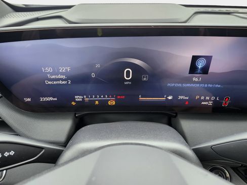 Used 2025 Buick Enclave Sport Touring image 21