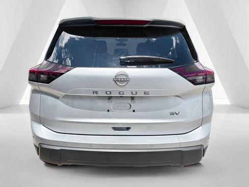 Used 2024 Nissan Rogue SV FWD image 6