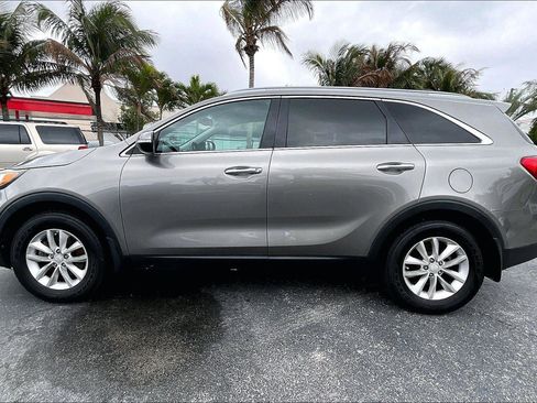 Used 2016 Kia Sorento FWD w/ LX Convenience Package image 30
