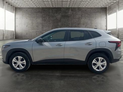 Used 2026 Chevrolet Trax LS FWD image 8