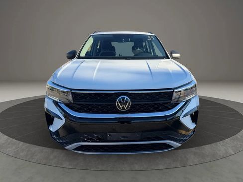 Used 2022 Volkswagen Taos S AWD/4WD image 2