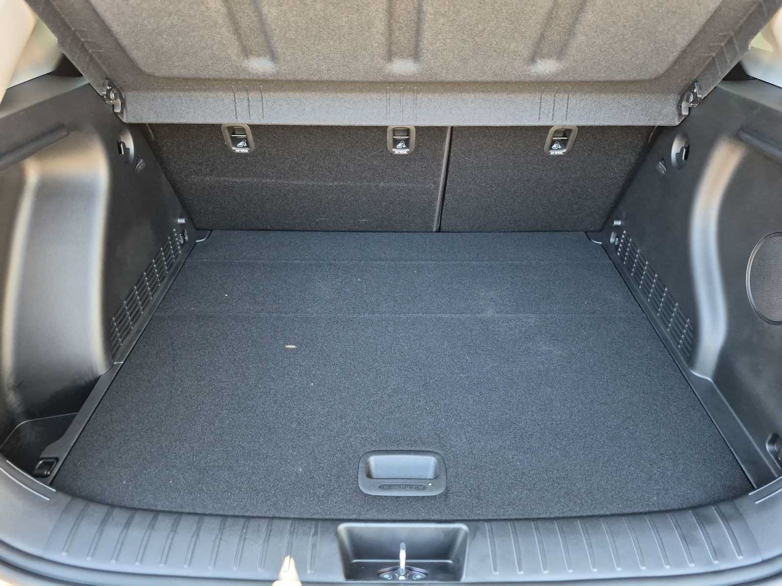 New 2026 Hyundai Kona Limited FWD image 34